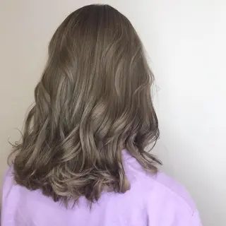 カラー デザインカラー Lienのヘアスタイル