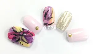 ネイル e.nail所属・和賀井 恵理のネイルデザイン
