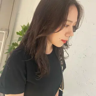 セミロング カラー カジュアルを女っぽく 𝗮𝘆𝗮𝗰𝗼のヘアスタイル