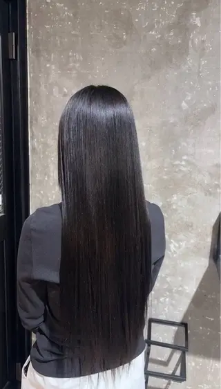 ロング カラー 𝐇𝐈𝐑𝐀 𝐘𝐀𝐌𝐀のヘアスタイル