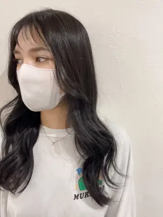 ロング 角田 亜美のヘアスタイル