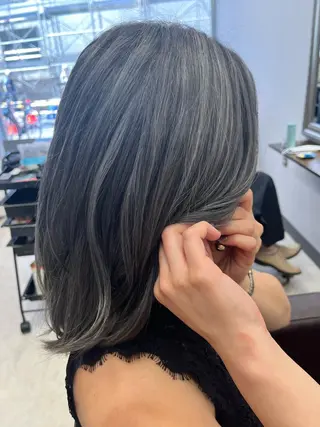 ミディアム カラー Crescere所属・小島 凜のヘアスタイル