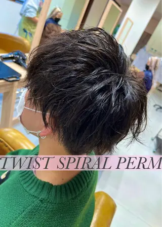 パーマ メンズ 峯 渉人のヘアスタイル