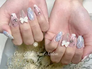 ショート ネイル One Plus Nail Salonのネイルデザイン