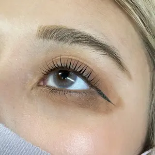 マツエク・マツパ ROW beaute所属・ROW beaute Sakiの眉毛・アイブロウイメージ