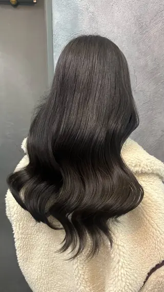 ロング カラー Graphy  札幌所属・🐺ﾅｶﾑﾗ ﾓﾓｶのヘアスタイル