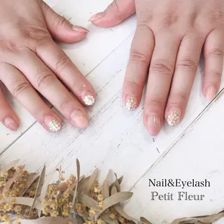 ネイル Petit Fleur所属・青柳 亜梨奈のマツエク・マツパデザイン