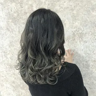 セミロング カラー Luisハイライト　 喜連瓜破、髪質改善のヘアスタイル