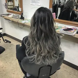 ロング カラー サロントモ所属・小松崎 咲楽のヘアスタイル