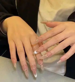 ネイル VIVIAN エイのネイルデザイン