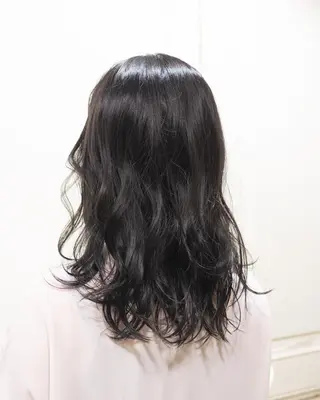 カラー 難波 茜のヘアスタイル