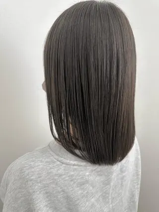 ミディアム カラー KNOWHOW京都所属・トレンド/顔まわり/ レイヤー/グレージュのヘアスタイル