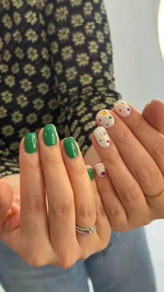 ネイル Derma所属・furukawa mahoのネイルデザイン