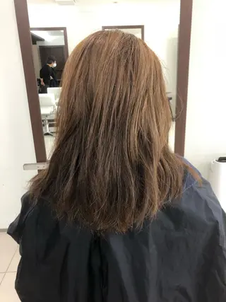 セミロング 小林 伊織のヘアスタイル