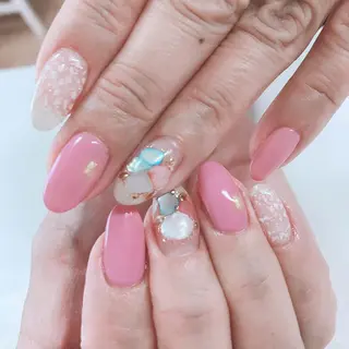 ネイル Lily Roseスタッフ一同のマツエク・マツパデザイン