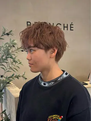 ショート 髙木琉菜／レイヤー パーソナルカラーのヘアスタイル