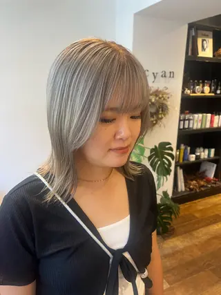 セミロング カラー cyan hair design所属・ブリーチカラー／ cyanのヘアスタイル