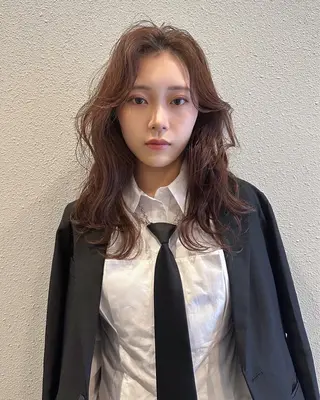 ミディアム レイヤー/ブリーチ ♥️【木坂 桃歌】のヘアスタイル