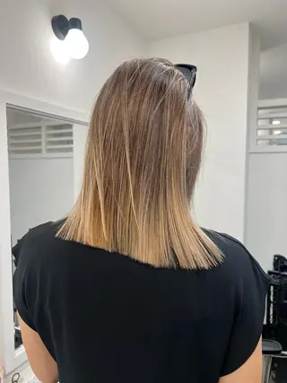 ミディアム カラー Via officialのヘアスタイル