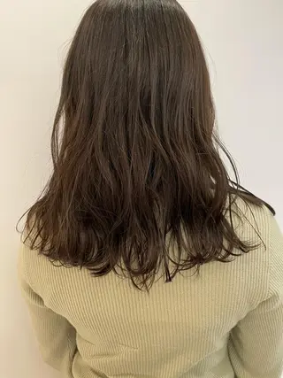セミロング カラー 斉藤 瑞恵のヘアスタイル