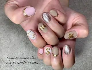 ネイル LAVISH nail salonのネイルデザイン