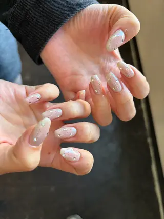 ネイル 岡田 彩花のネイルデザイン