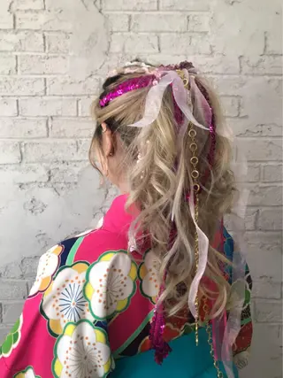 ロング カラー オリーブ/アッシュ やわらか透明感カラーのヘアスタイル