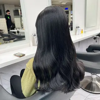 ロング 寒色＆ブリーチ特化 寒色MiOのヘアスタイル