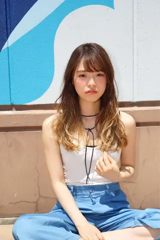 セミロング ロング カラー 加藤 あやみのヘアスタイル