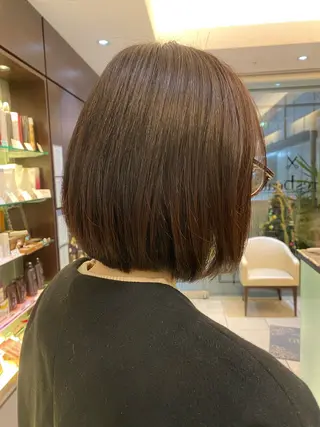 ミディアム 荻野 早紀のヘアスタイル