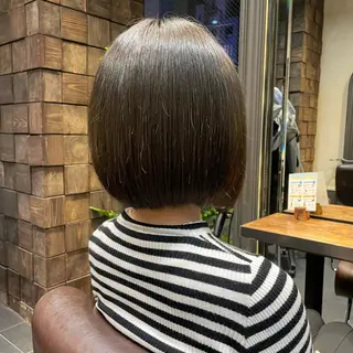 ショート カラー 松木 花鈴のヘアスタイル