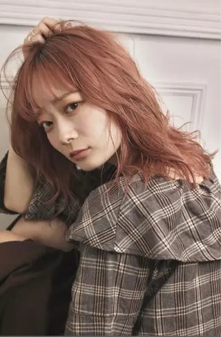 セミロング カラー リルウヘアー 天王寺のヘアスタイル