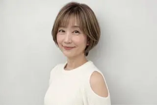 ショート カラー 白髪ぼかしハイライト 茗荷谷駅徒歩2分のヘアスタイル