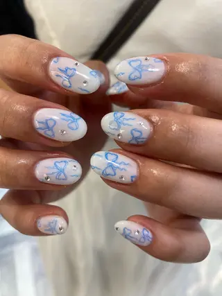 ネイル Shiori･:* 💫のネイルデザイン