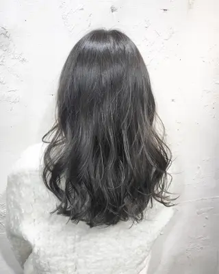 セミロング カラー ✨艶髪✨透明感✨ 山内大樹のヘアスタイル