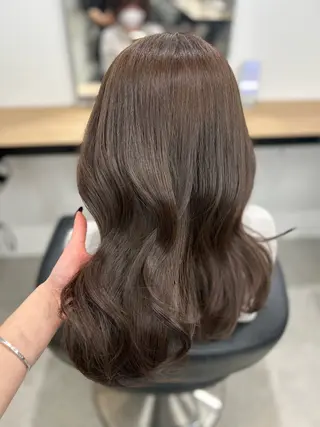 ロング カラー YUKA🤍ベージュ /ミルクティーのヘアスタイル