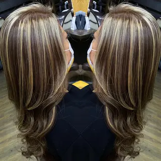ロング カラー IwAsh大和駅前店所属・IwAsh大和駅前店 河野亜里香のヘアスタイル