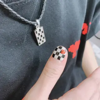 ネイル BLUEM なな🐶のネイルデザイン