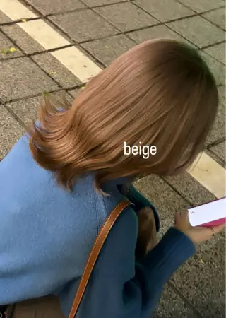 セミロング カラー 🍓ハイトーンカラー 🎀nene🍓のヘアスタイル