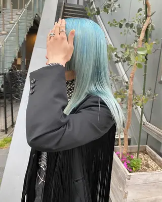 セミロング カラー 吉武 茂暉のヘアスタイル