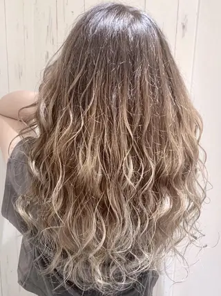 ロング カラー ヘアアレンジ Device ディバイスのヘアスタイル