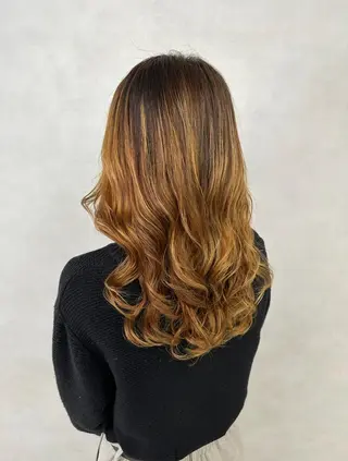 ロング パーマ ヘアアレンジ 💎ハイライトカラー /髪質改善カラー💎のヘアスタイル