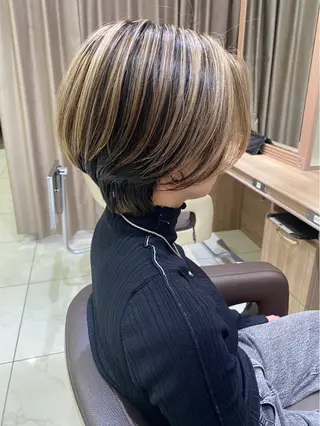 ショート カラー 🌱脱白髪染め特化 🌱岡田将英のヘアスタイル