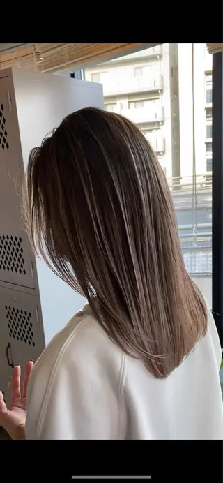 ミディアム Rol By apollo所属・🦋ハイトーン🦋 MAYURI🌺のヘアスタイル