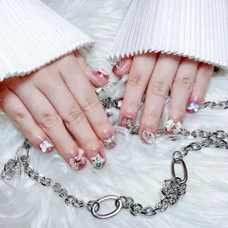 ネイル RAFFINE 月🦋🩵のネイルデザイン