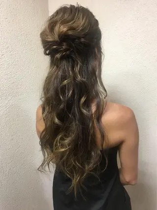 ヘアアレンジ 透明感カラー・ 髪質改善🩵イケダのヘアスタイル