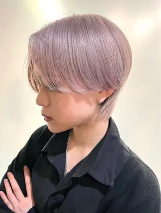 ショート カラー CHERIEブリーチ ダブルカラー　天神のヘアスタイル