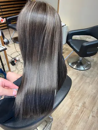 ロング カラー 関口 友行のヘアスタイル