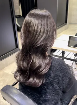 ロング アンダーバーホワイト 堺東店のヘアスタイル