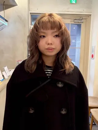 ミディアム カラー ミルクティー× グレージュMOMOのヘアスタイル